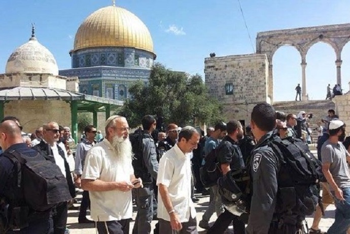 الاحتلال الصهيوني يعتقل أحد حرّاس المسجد الأقصى