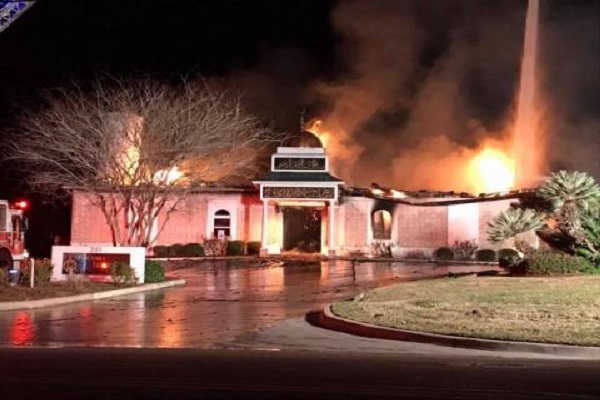 مليون و300 ألف دولار تبرعات لإعادة بناء مسجد بأمريكا بعد حرقه