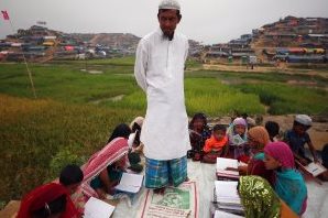 بالصور.. أطفال لاجئى الروهينجا يحرصون على حفظ القرآن فى مخيمات بنجلاديش