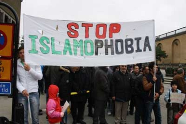 شهر نوفمبر للتوعية بظاهرة الإسلاموفوبيا في بريطانيا