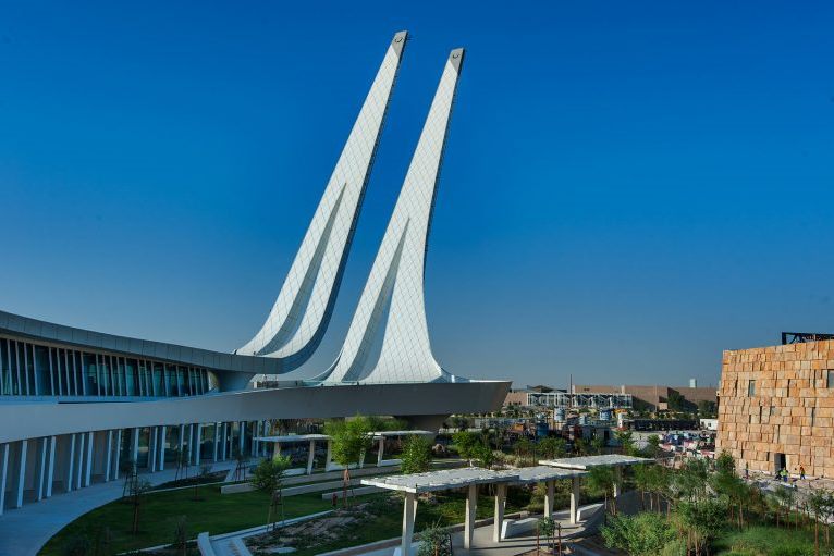 جامع كلية الدراسات الاسلامية في بلدة 