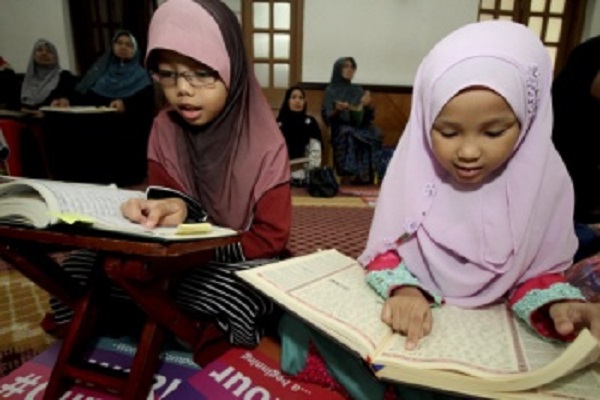 أطفال مالیزیا المصابون بالتوحد یقبلون علی مراکز تحفیظ القرآن