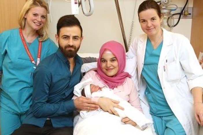 خلاف عنصري بسبب أول مولودة مسلمة في النمسا عام 2018