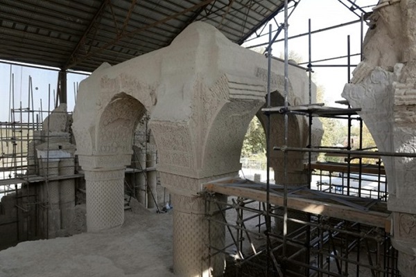 مسجد بتسع قباب يحكي تاريخ ألف عام في أفغانستان‎