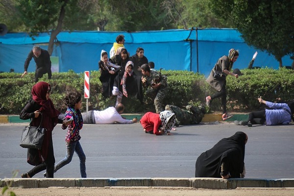ظريف: إيران سترد بشكل حازم على هجوم الأهواز الإرهابي