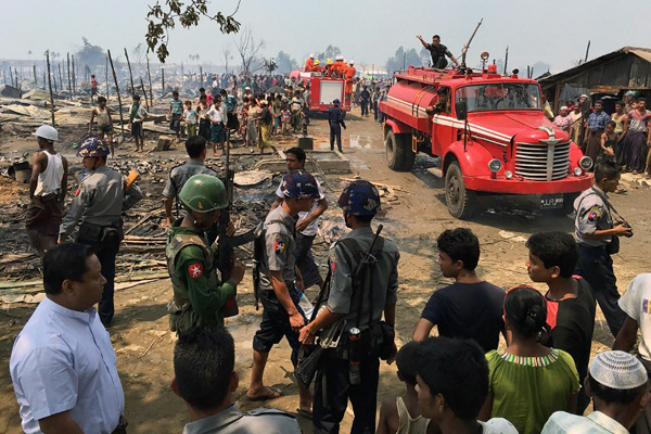 Myanma polisi ruhingiyalı müsəlmanların sığınacağına hücum edib