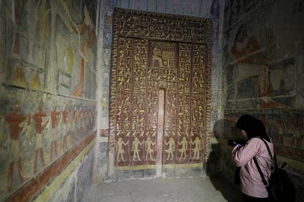 Misrin 4000 illkik qəbiristanlığı turistlərin üzünə açıldı