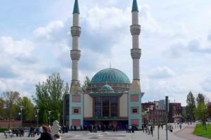Christian Party Wants to Ban Calls to Prayer in Dutch Mosques