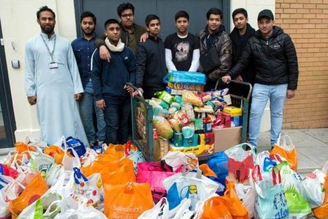 Muslims donate 10 tonnes of food in charity drive for homeless at Christmas