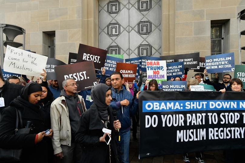 American Muslims Scared Of Trump? Youth Helpline Flooded With Calls Amid 2016 Presidential Election American Muslims Scared Of Trump? Youth Helpline Flooded With Calls Amid 2016 Presidential Election