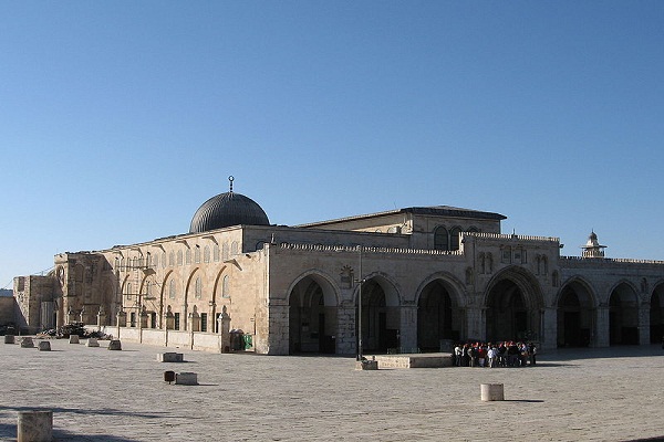 Some 100 Embrace Islam at Al-Aqsa Mosque in 2 Years