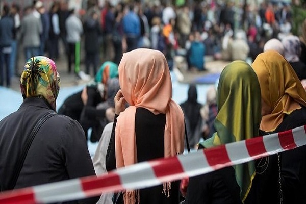 Austrian Muslims Express Concern over Minister's Anti-Headscarf Remarks