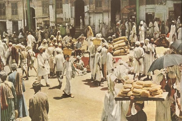 Beautiful, Old Photos of Hajj Rituals in Mecca