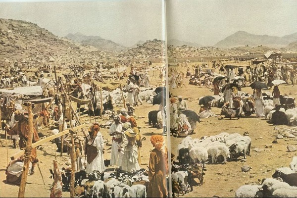 Beautiful, Old Photos of Hajj Rituals in Mecca