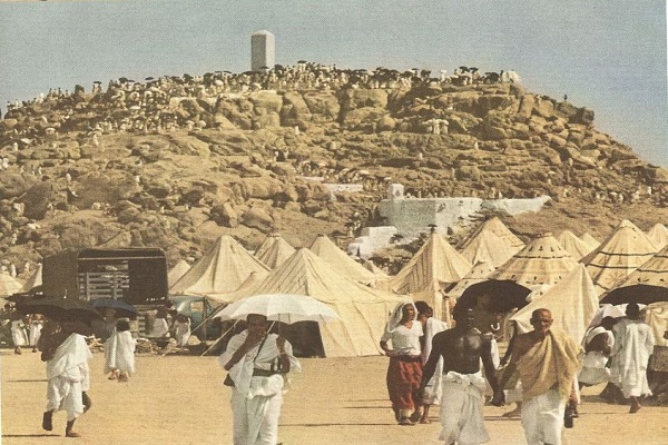 Beautiful, Old Photos of Hajj Rituals in Mecca