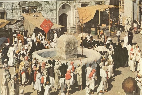 Beautiful, Old Photos of Hajj Rituals in Mecca