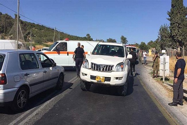 Zionist Settler Runs Over, Injures Palestinian Woman