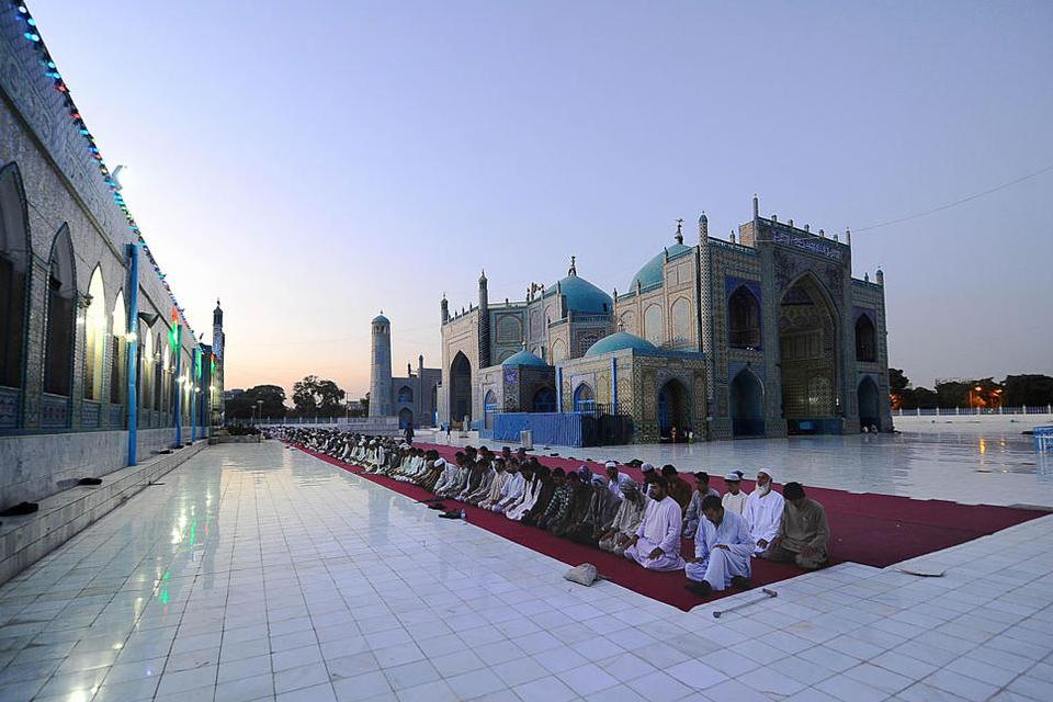La mezquita azul de Mazar-e Sharif en Afganistán