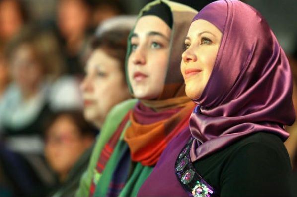 بانوان روسی از تشرف به اسلام میگویند