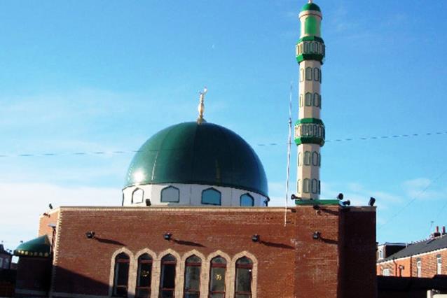 انگلیسی/ دعوت از مسلمانان انگلیس برای اتحاد و آرامش پس از قتل امام مسجد روچدیل انگلیسی/ دعوت از مسلمانان انگلیس برای اتحاد و آرامش پس از قتل امام مسجد روچدیل