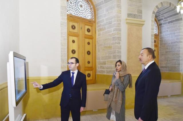 انگلیسی/ برپایی نمایشگاه قرآن در مسجد «بایلر» آذربایجان