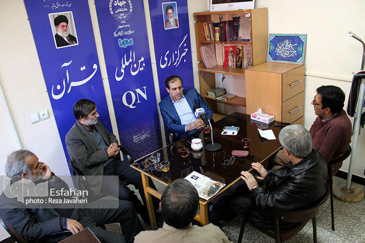 کار رسانهها تولید معرفت نیست، توزیع معرفت است کار رسانهها تولید معرفت نیست، توزیع معرفت است