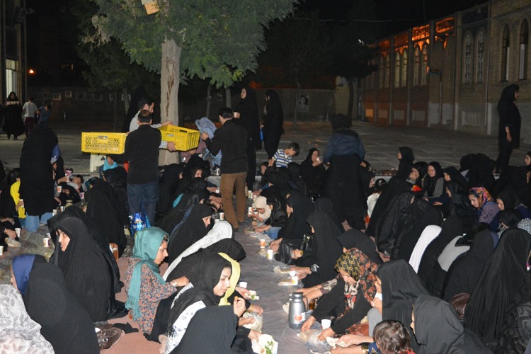امامزاده ابوطالب شهرستان خمین میزبان محافل قرآن و ضیافت افطار+عکس