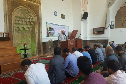 توزیع پیام مقام معظم رهبری در مسجد کبود ایروان