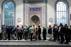 حزب راست هلند: مساجد را تعطیل و قرآن را ممنوع می‌کنیم