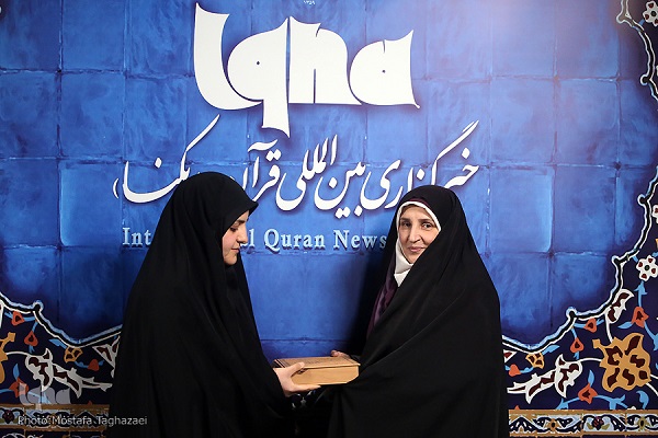 «خانواده رحمانی، جامعه جهانی»؛ طرحی موفق از بانوی قرآنی/ لزوم اجرای برنامههای قرآنی ـ فرهنگی در فردیس «خانواده رحمانی، جامعه جهانی»؛ طرحی موفق از بانوی قرآنی/ لزوم اجرای برنامههای قرآنی ـ فرهنگی در فردیس