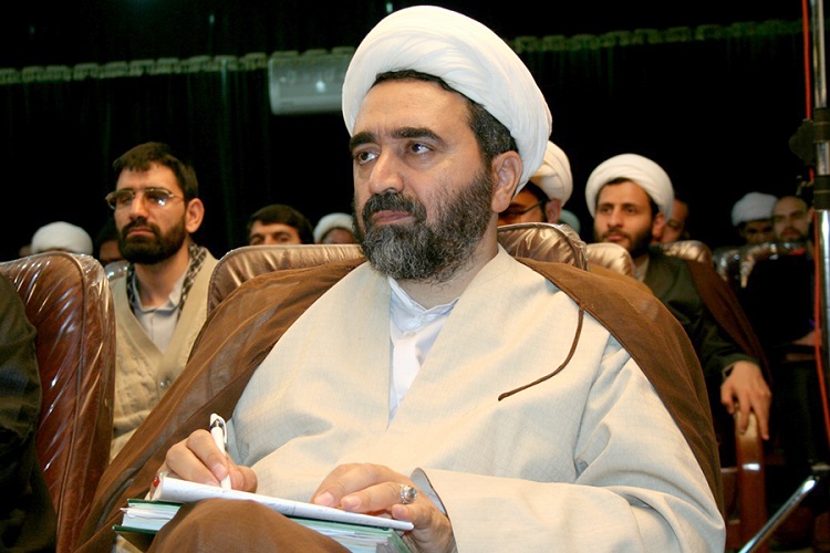 پیام آیه «قوامیت» تقسیم مدیریت خانواده بین زن و شوهر است/ خدمتگزاری مرد؛ برداشت آیتالله مکارم از قوامیت پیام آیه «قوامیت» تقسیم مدیریت خانواده بین زن و شوهر است/ خدمتگزاری مرد؛ برداشت آیتالله مکارم از قوامیت