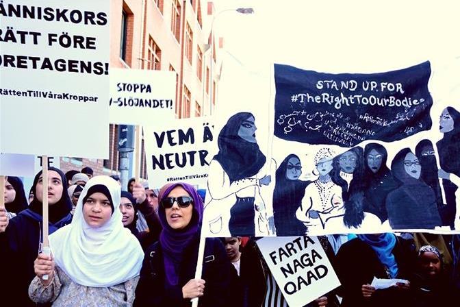 تظاهرات بانوان مسلمان سوئد در روز جهانی کارگر علیه ممنوعیت حجاب