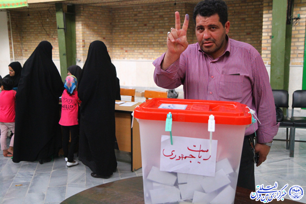 گزارش تصویری/حضور حماسی مردم در انتخابات 96 -یزد
