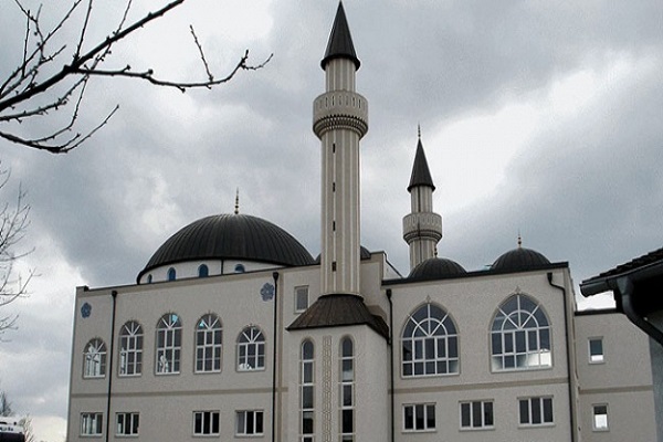 افزایش حمله به مراکز اسلامی در اتریش افزایش حمله به مراکز اسلامی در اتریش