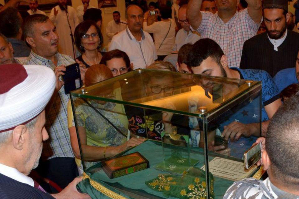 نمایشگاهی از وسایل شخصی منتسب به پیامبر (ص) در لبنان