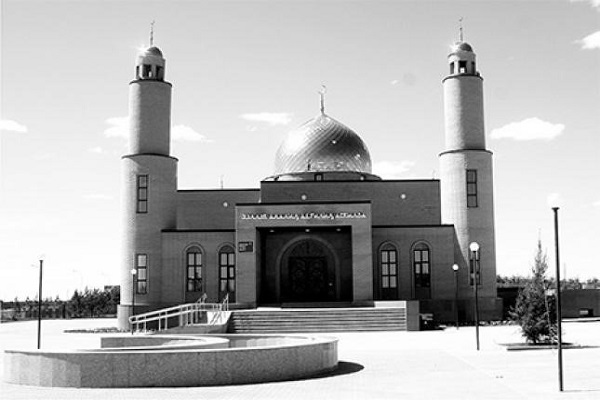 افتتاح مسجد نزدیک کلیسا در قزاقستان