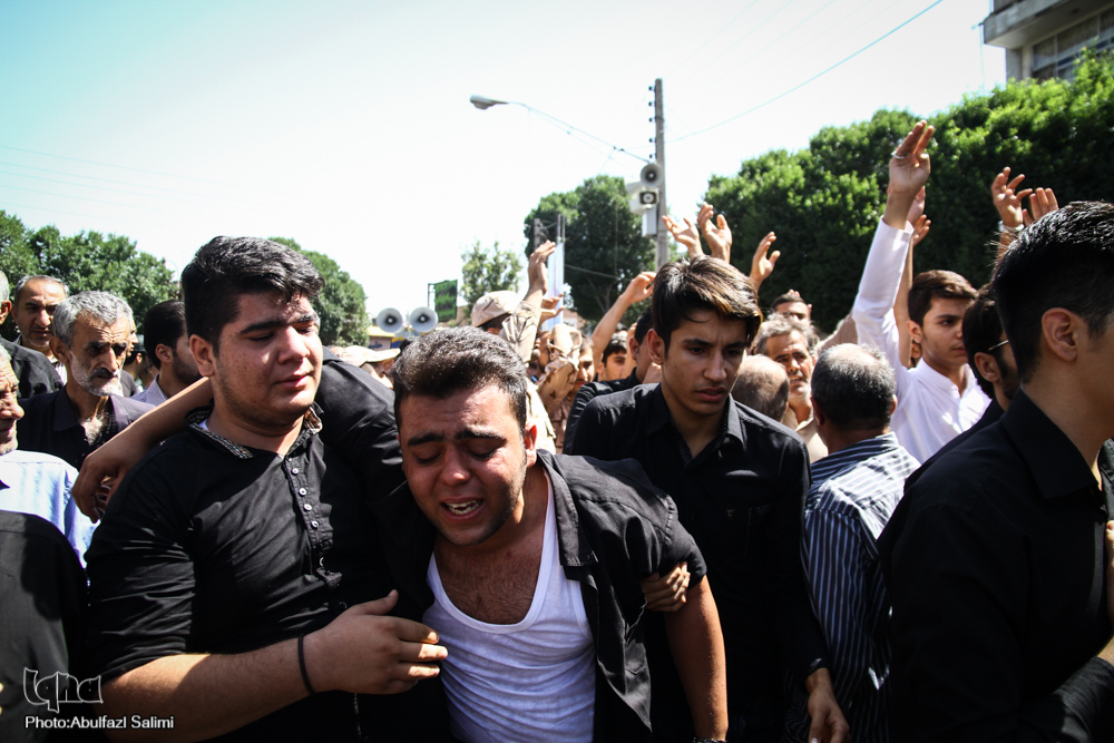 حماسه وداع مردم قزوین با شهید جوان