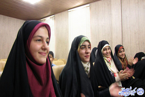 برگزاری مراسم «روز دختر» در بزرگترین مجتمع قرآنی کشور+عکس