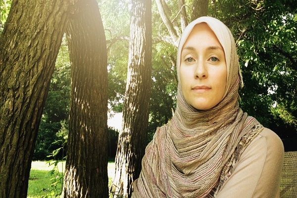 نویسنده و هنرمند آمریکایی: «مجبور به پذیرش اسلام شدم»/ ادیت شده