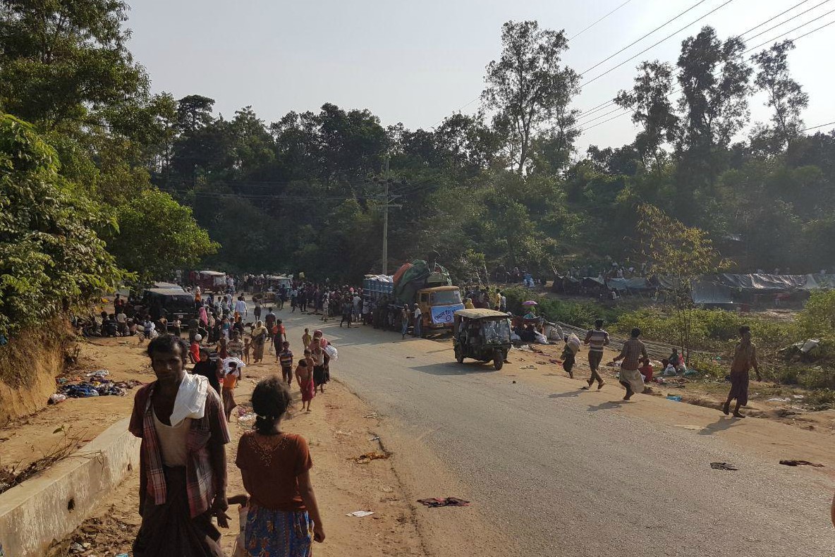 واژگونی کامیون حامل کمک به آوارگان روهینگیا/ 9 کشته