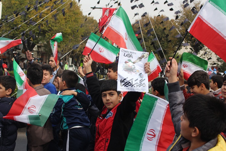 طنین فریاد «مرگ بر آمریکا» در راهپیمایی ۱۳ آبان آذربایجان‌شرقی+تصاویر