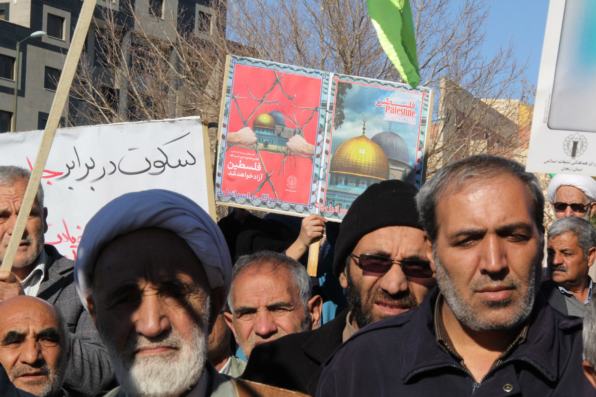 راهپیمایی نماز گزاران زنجانی در حمایت از مردم مظلوم فلسطین