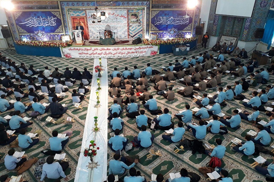 آغاز بزرگ‌ترین محفل انس با قرآن دانش‌آموزی در لرستان