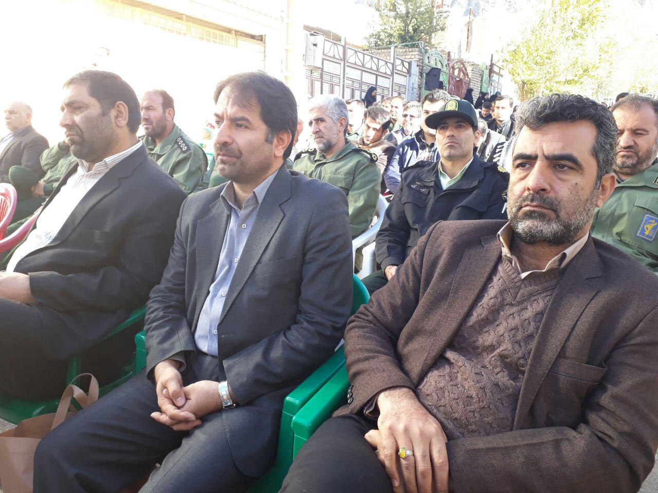 گزارش تصویری جشن پیروزی جبهه مقاومت در منزل شهید زنده لرستانی گزارش تصویری جشن پیروزی جبهه مقاومت در منزل شهید زنده لرستانی