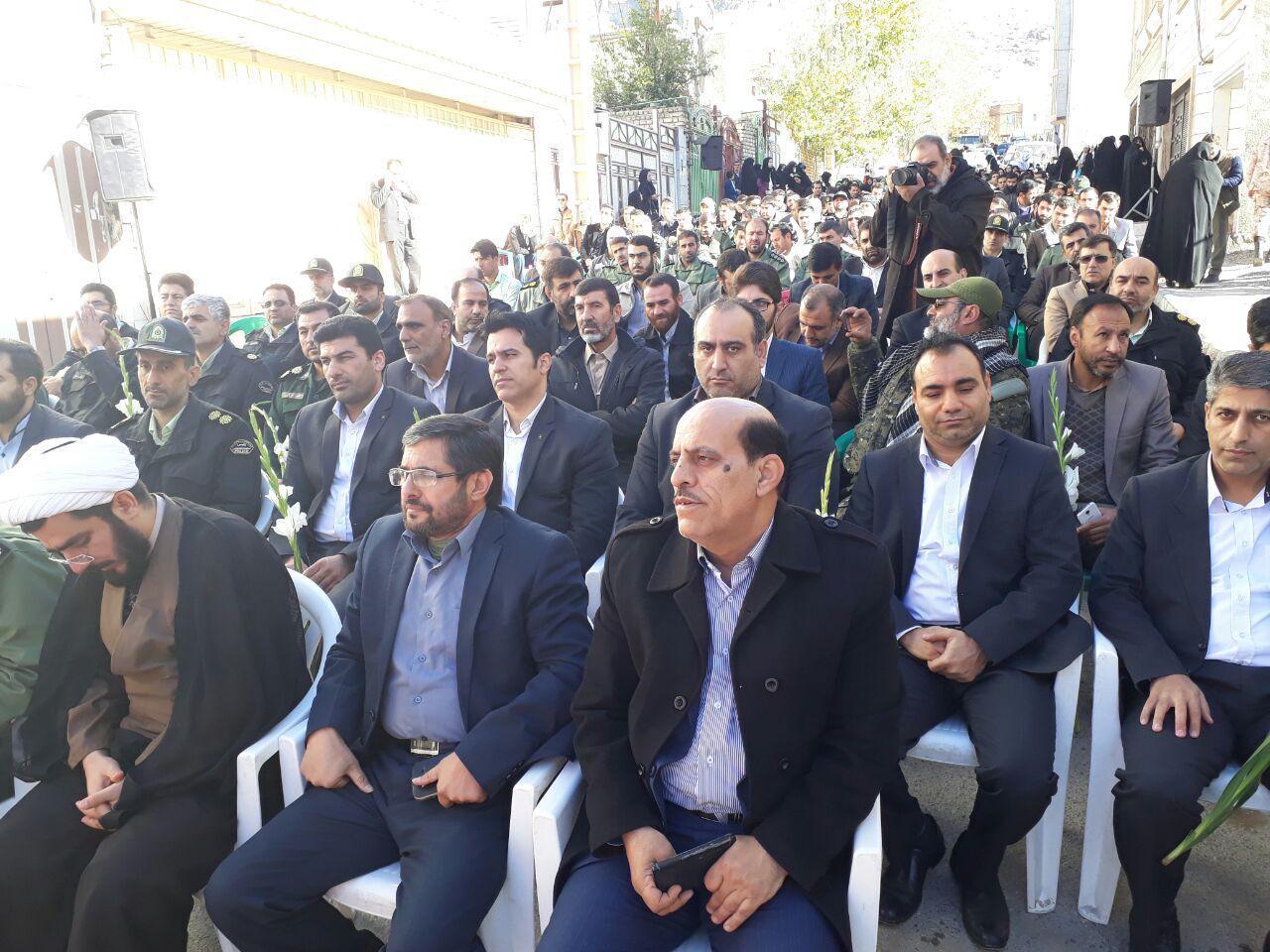 گزارش تصویری جشن پیروزی جبهه مقاومت در منزل شهید زنده لرستانی گزارش تصویری جشن پیروزی جبهه مقاومت در منزل شهید زنده لرستانی