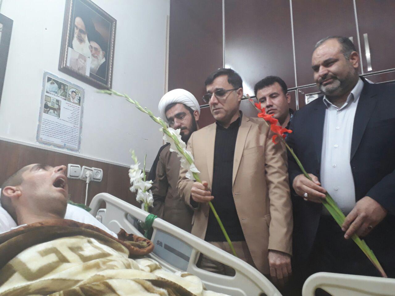 گزارش تصویری جشن پیروزی جبهه مقاومت در منزل شهید زنده لرستانی گزارش تصویری جشن پیروزی جبهه مقاومت در منزل شهید زنده لرستانی