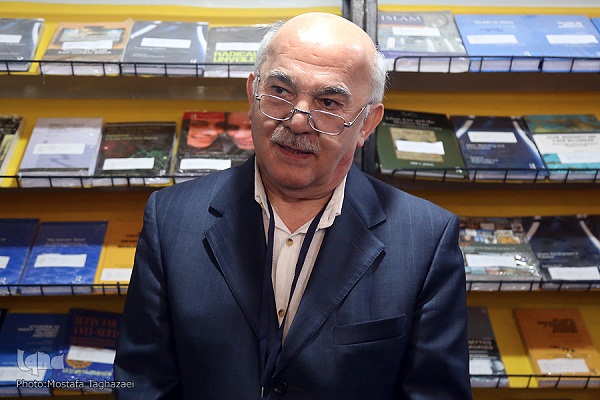 نمایشگاه بینالمللی کتاب استقبال غیرمسلمانها از دایرةالمعارفهای اسلامی در نمایشگاه بینالمللی کتاب/ ادیت شده