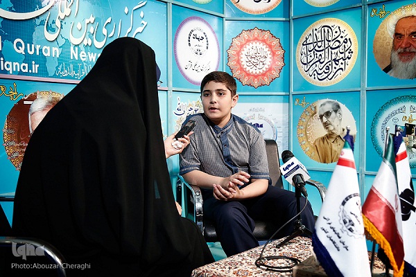 حافظ کل قرآن نوجوان که حفظش را مدیون کمکهای خدا میداند/ علاقهای که از حفظ چند سوره کوچک آغاز شد/ آرزوی حضور در مسابقات به عنوان حافظ قدرتمند کشورمان