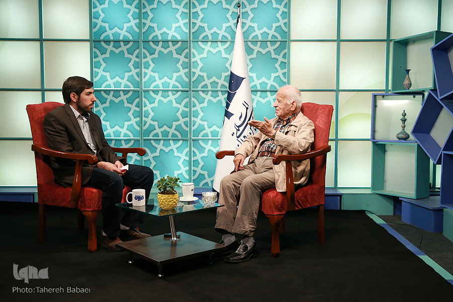 فضای حوزه و دانشگاه «علمی» نیست/ کارخانه اسلامیسازی علوم نداریم فضای حوزه و دانشگاه «علمی» نیست/ کارخانه اسلامیسازی علوم نداریم