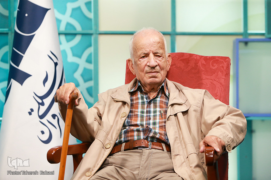 فضای حوزه و دانشگاه «علمی» نیست/ کارخانه اسلامیسازی علوم نداریم فضای حوزه و دانشگاه «علمی» نیست/ کارخانه اسلامیسازی علوم نداریم